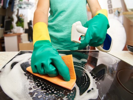 Professional deep cleaning service in Ruislip for a tidy living room